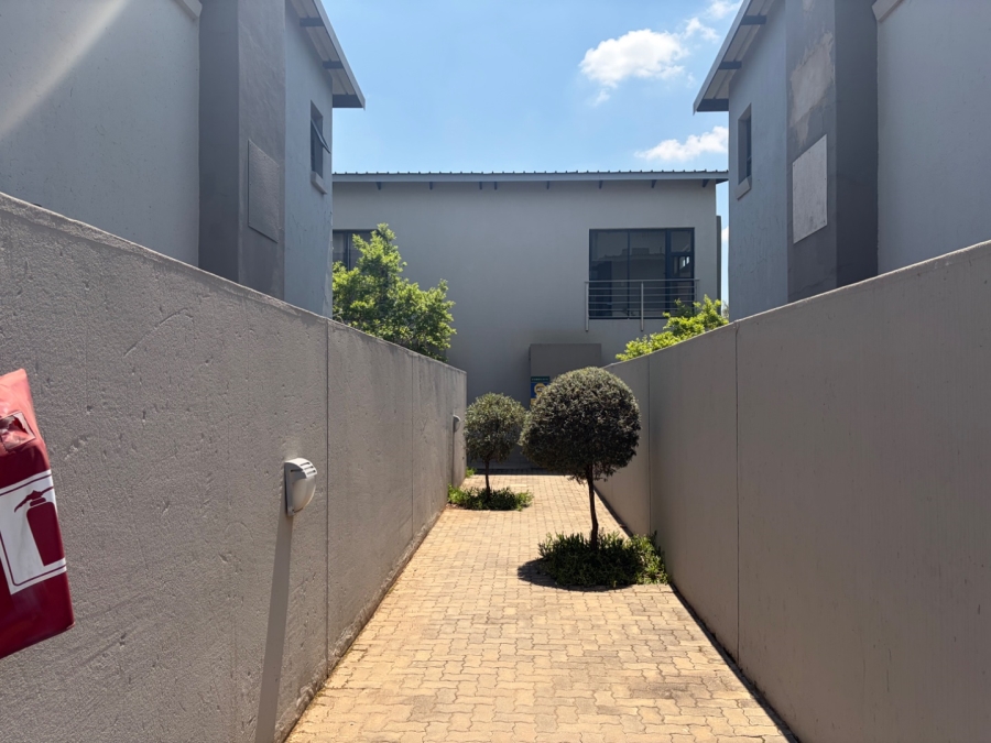 2 Bedroom Property for Sale in Equestria Gauteng