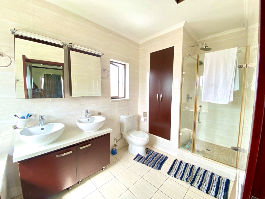 2 Bedroom Property for Sale in Blue Hills Gauteng