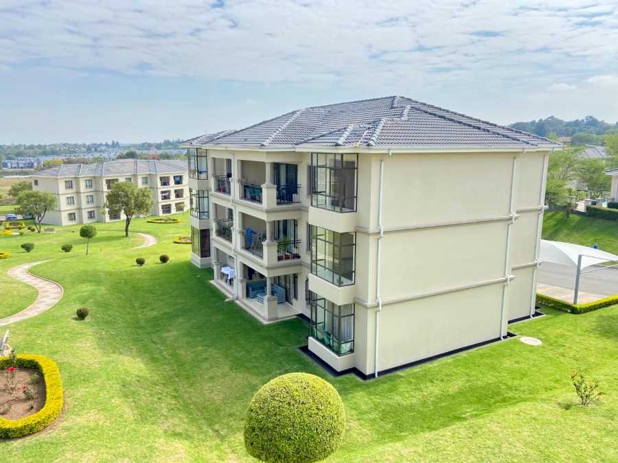 2 Bedroom Property for Sale in Blue Hills Gauteng