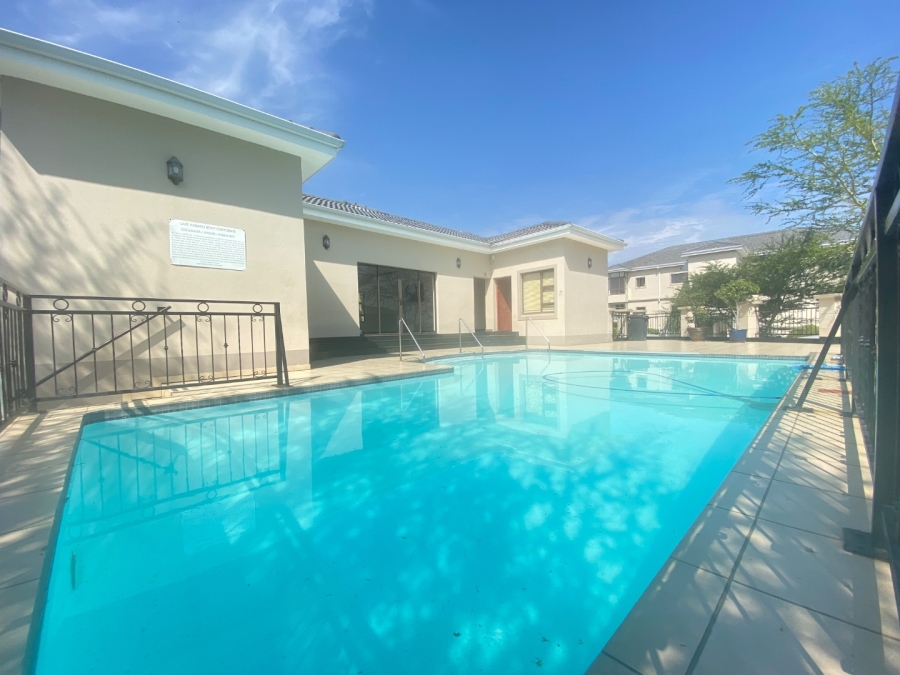 2 Bedroom Property for Sale in Blue Hills Gauteng