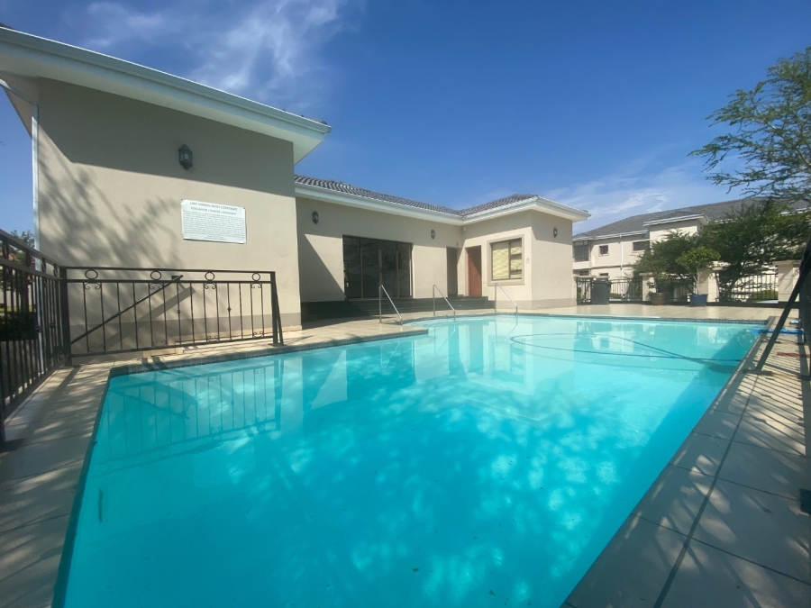 2 Bedroom Property for Sale in Blue Hills Gauteng