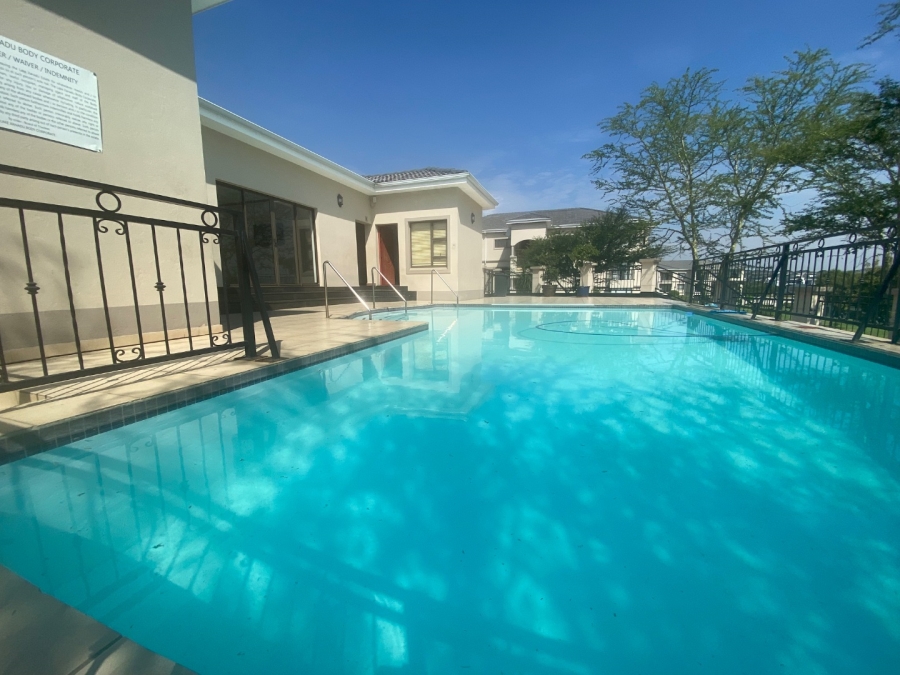 2 Bedroom Property for Sale in Blue Hills Gauteng