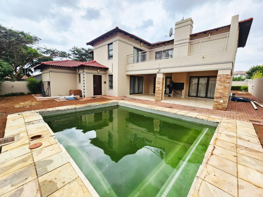 6 Bedroom Property for Sale in Monavoni Gauteng