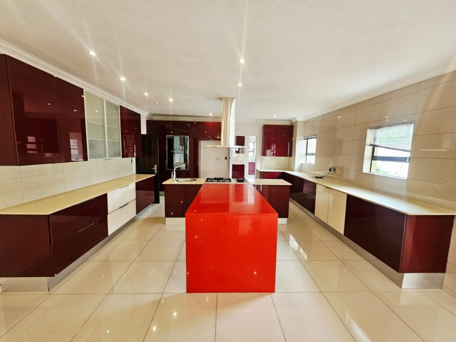 6 Bedroom Property for Sale in Monavoni Gauteng