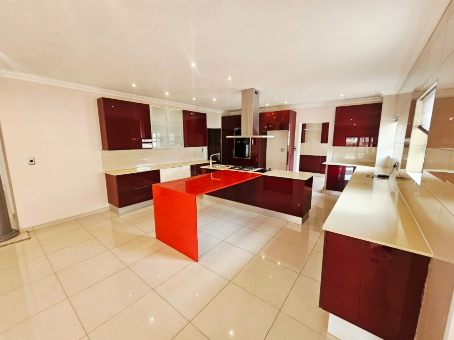 6 Bedroom Property for Sale in Monavoni Gauteng