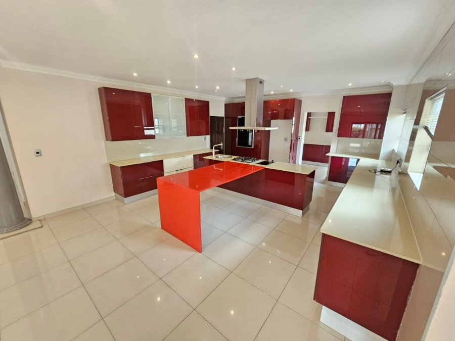 6 Bedroom Property for Sale in Monavoni Gauteng