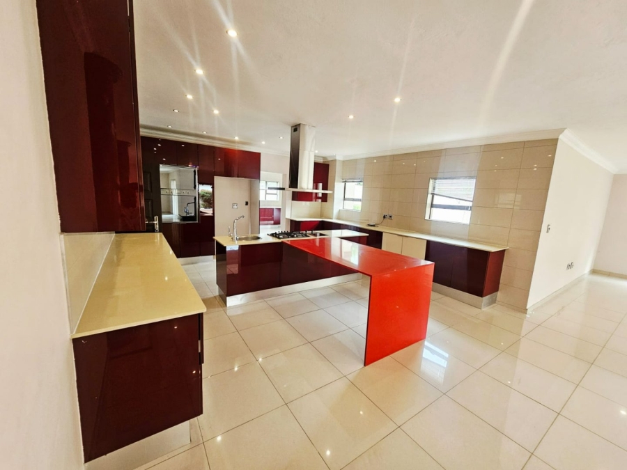 6 Bedroom Property for Sale in Monavoni Gauteng