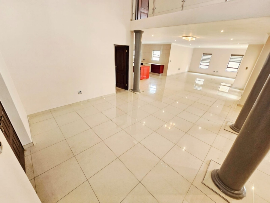 6 Bedroom Property for Sale in Monavoni Gauteng