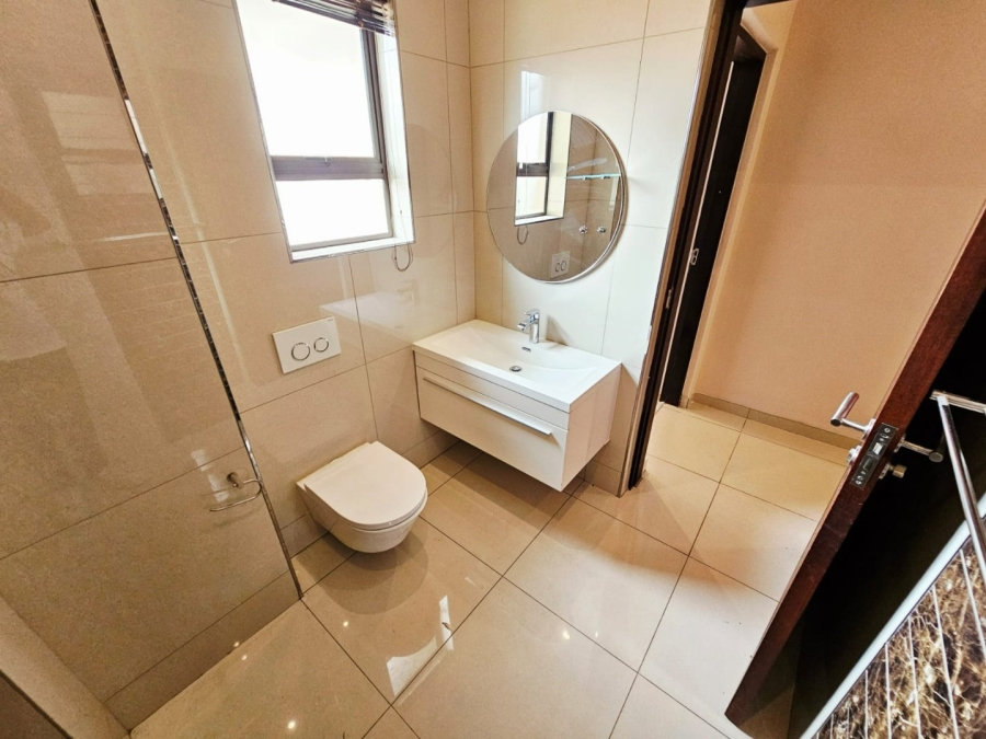 6 Bedroom Property for Sale in Monavoni Gauteng