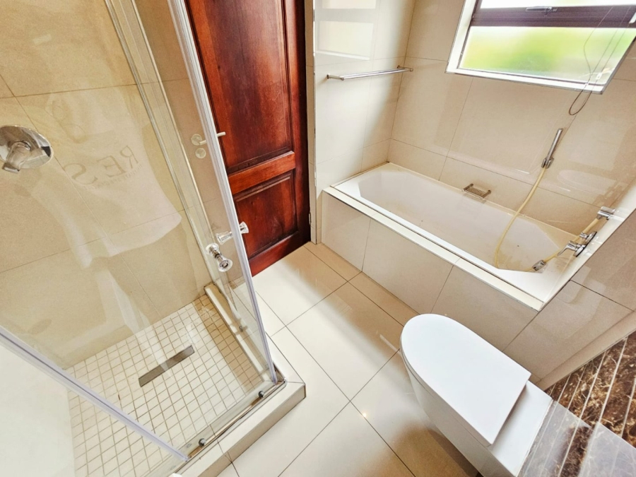 6 Bedroom Property for Sale in Monavoni Gauteng