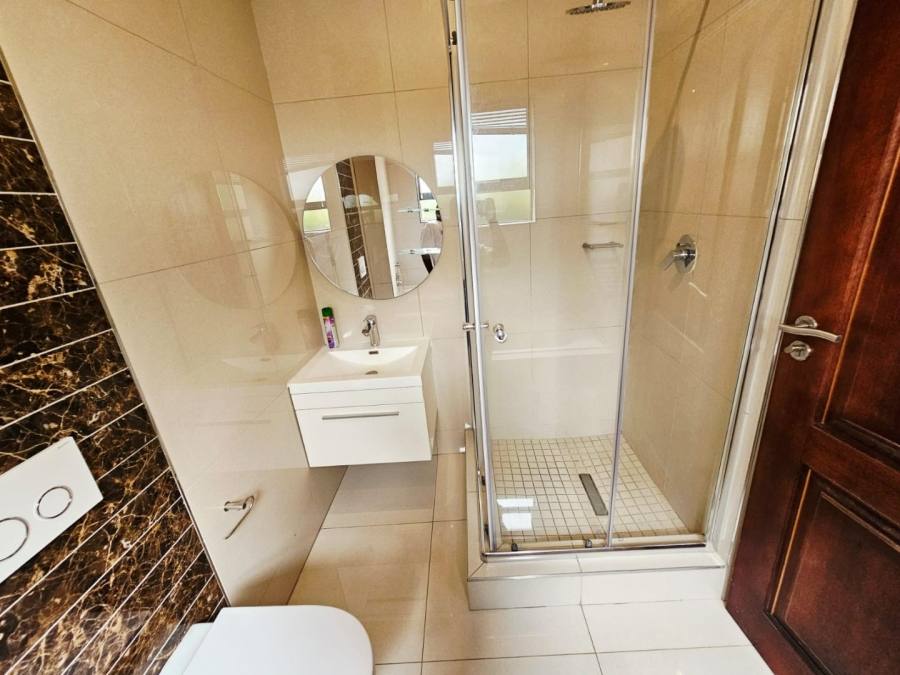 6 Bedroom Property for Sale in Monavoni Gauteng