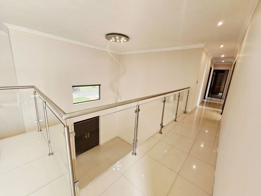 6 Bedroom Property for Sale in Monavoni Gauteng