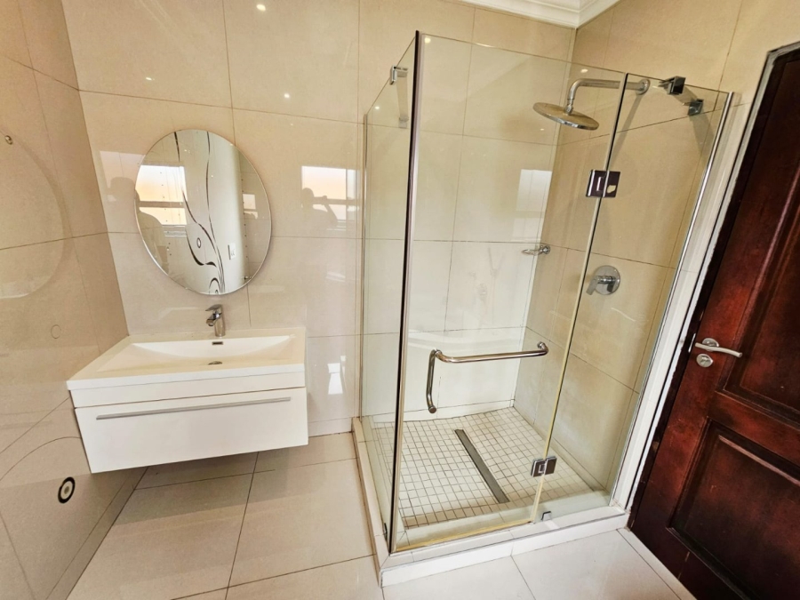 6 Bedroom Property for Sale in Monavoni Gauteng