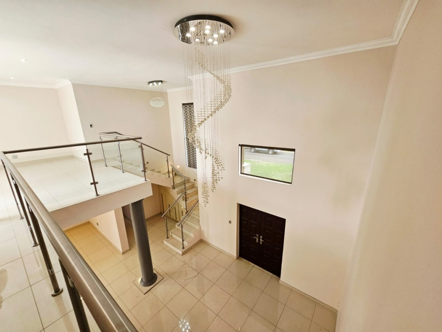 6 Bedroom Property for Sale in Monavoni Gauteng