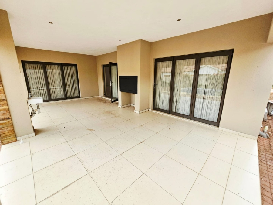 6 Bedroom Property for Sale in Monavoni Gauteng