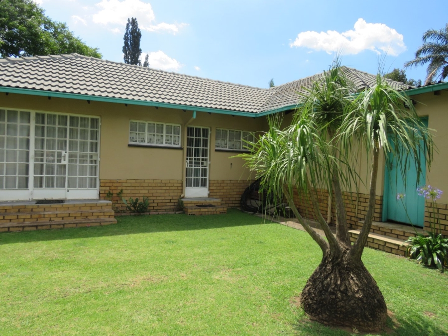 4 Bedroom Property for Sale in Mountain View Gauteng