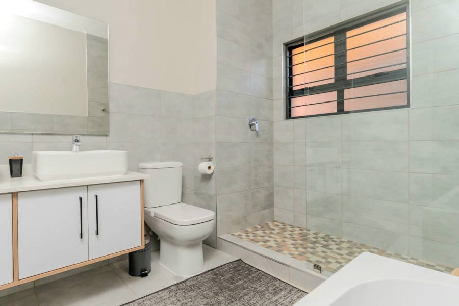 3 Bedroom Property for Sale in Boardwalk Villas Gauteng