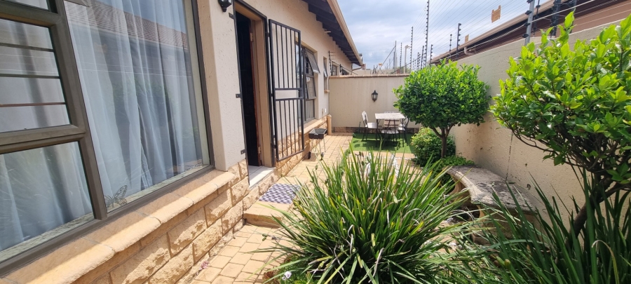 1 Bedroom Property for Sale in Rynfield Gauteng