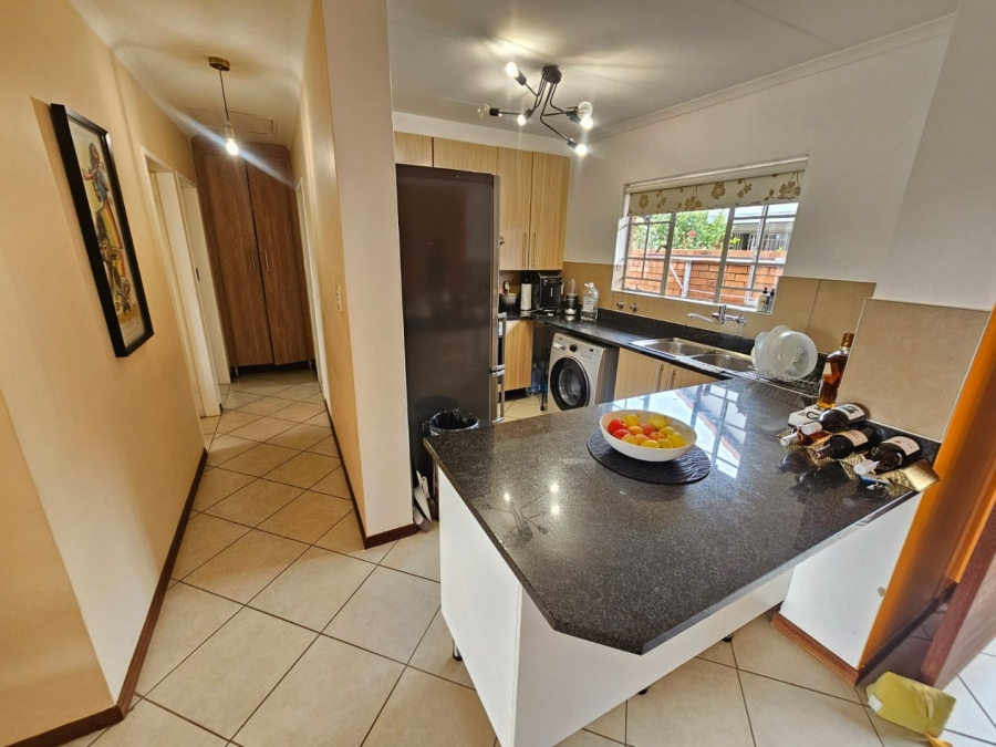 2 Bedroom Property for Sale in Monavoni Gauteng