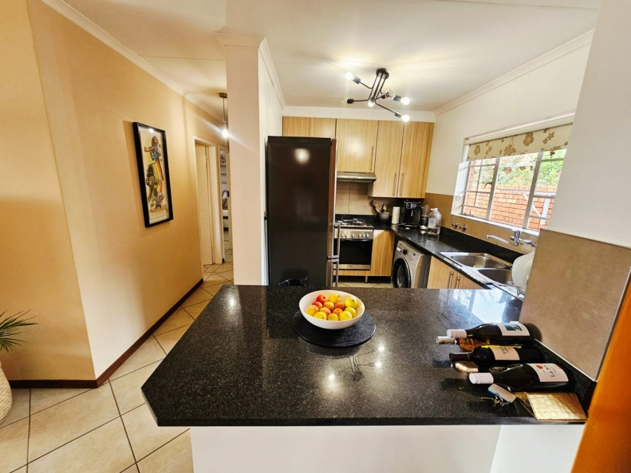 2 Bedroom Property for Sale in Monavoni Gauteng