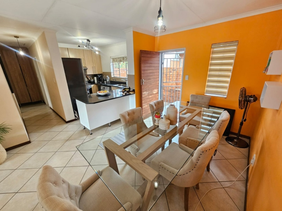 2 Bedroom Property for Sale in Monavoni Gauteng