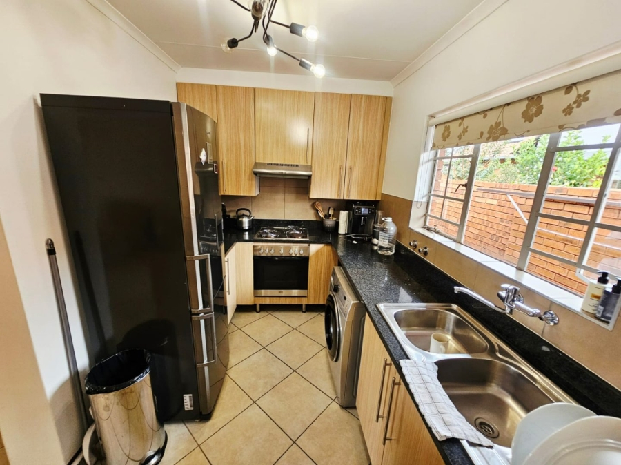 2 Bedroom Property for Sale in Monavoni Gauteng
