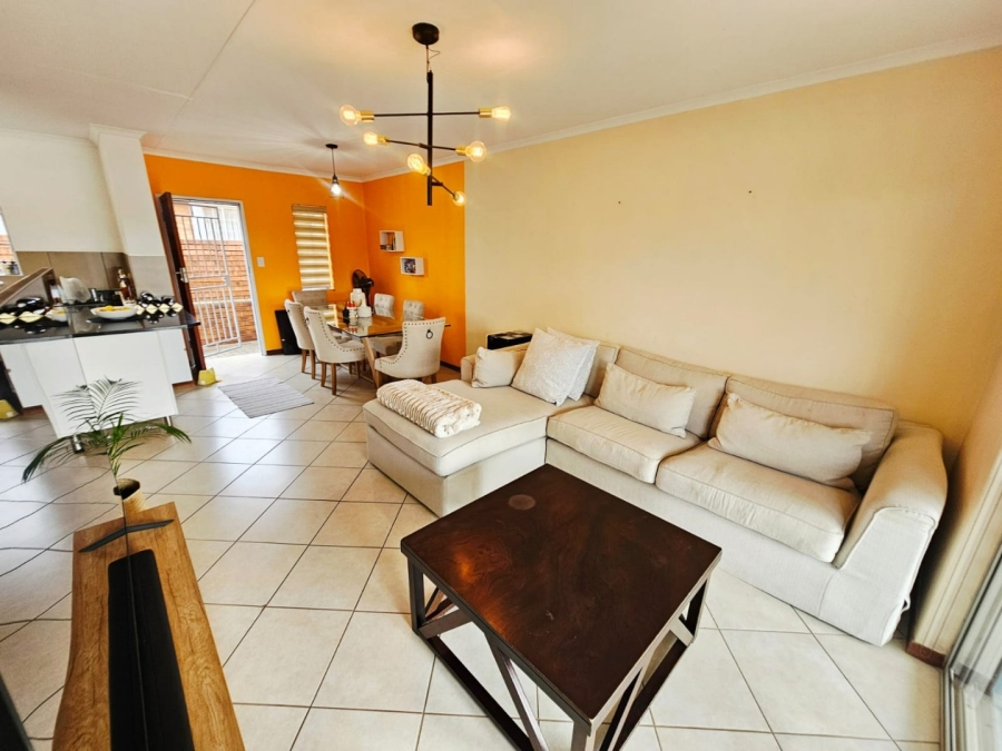 2 Bedroom Property for Sale in Monavoni Gauteng