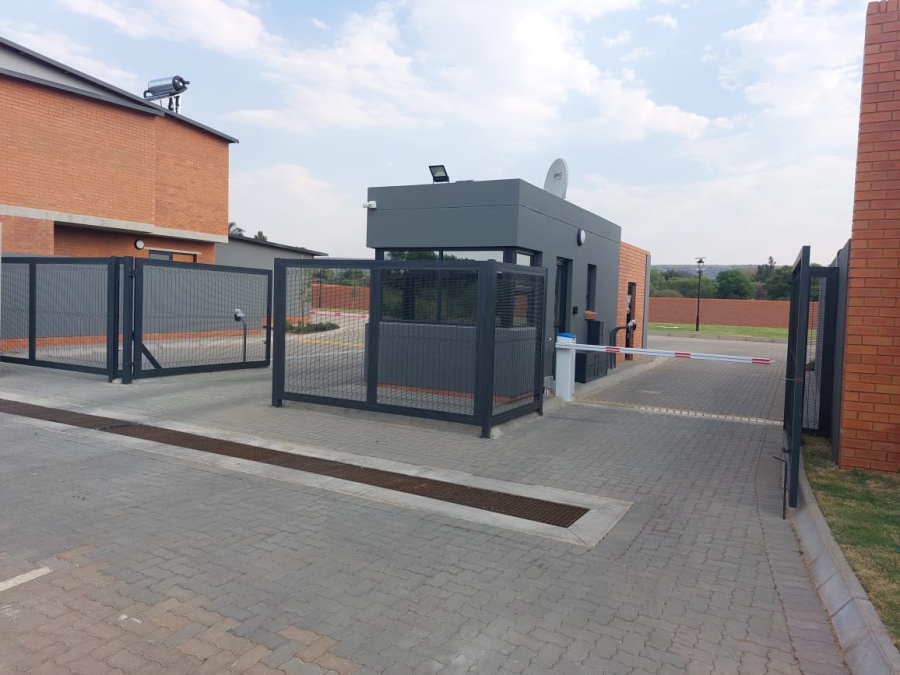 2 Bedroom Property for Sale in Sinoville Gauteng