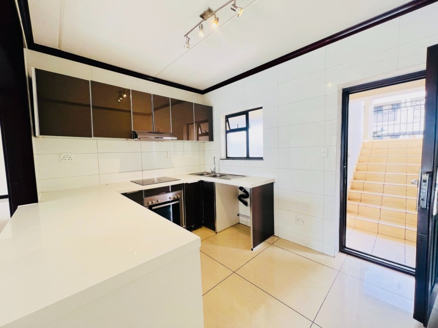 To Let 2 Bedroom Property for Rent in Maroeladal Gauteng