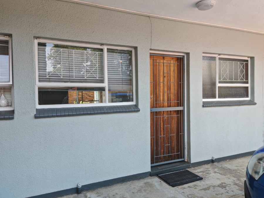 To Let 2 Bedroom Property for Rent in Linden Gauteng