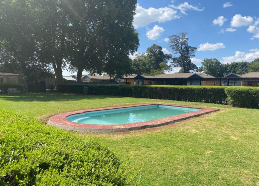 To Let 1 Bedroom Property for Rent in Comet Gauteng
