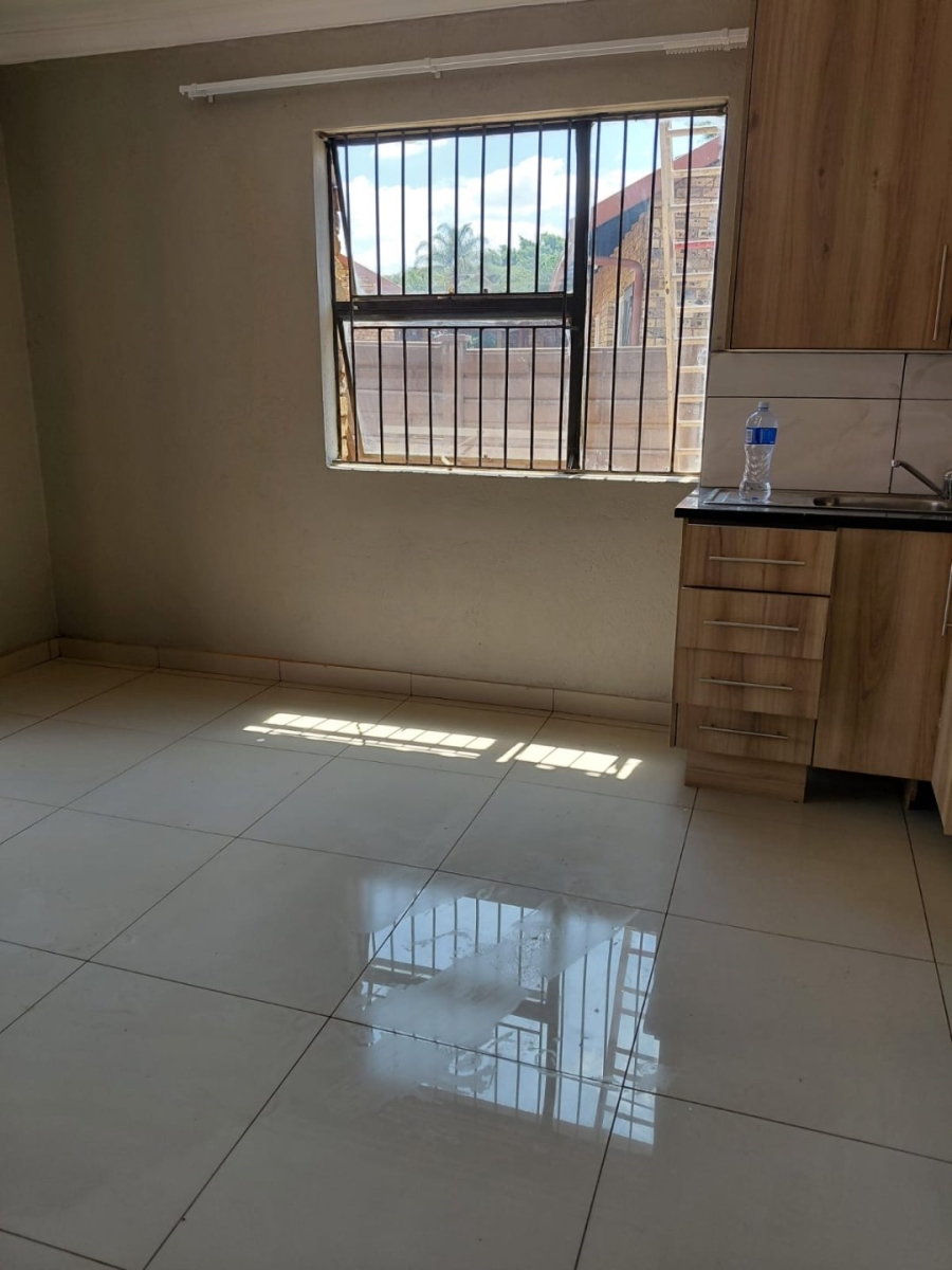 To Let 1 Bedroom Property for Rent in Chantelle Gauteng