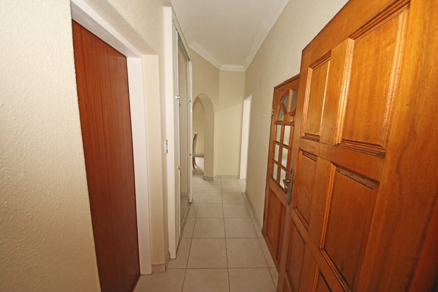 To Let 4 Bedroom Property for Rent in Edenvale Central Gauteng
