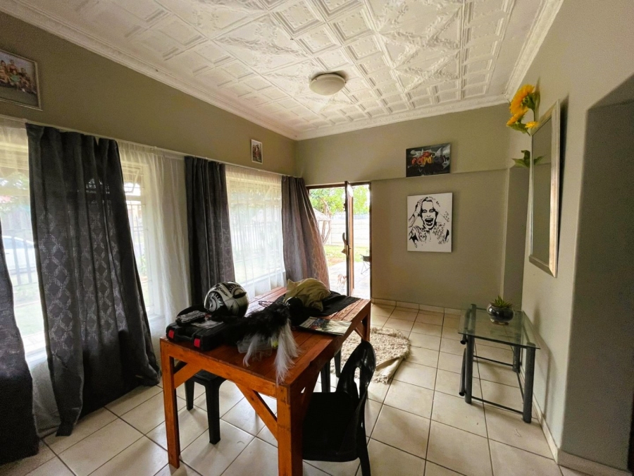 5 Bedroom Property for Sale in Glenvarloch Gauteng