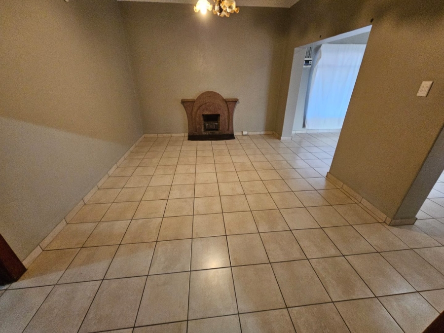 5 Bedroom Property for Sale in Glenvarloch Gauteng