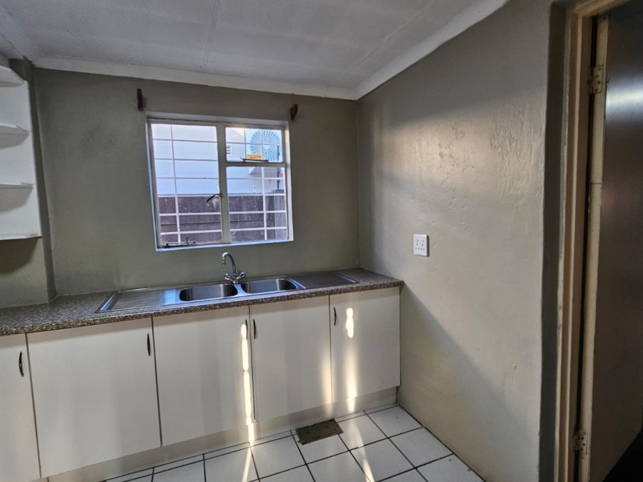5 Bedroom Property for Sale in Glenvarloch Gauteng