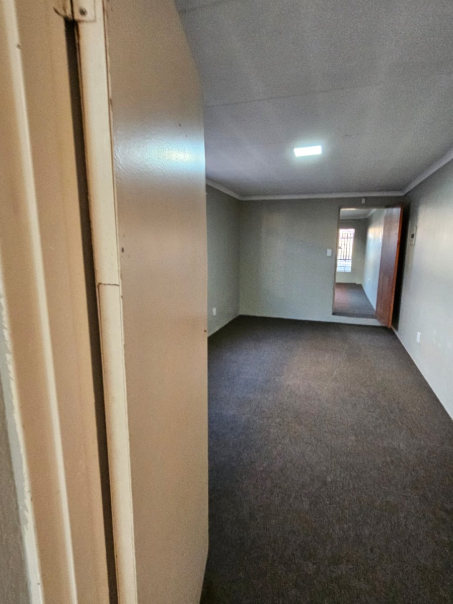 5 Bedroom Property for Sale in Glenvarloch Gauteng