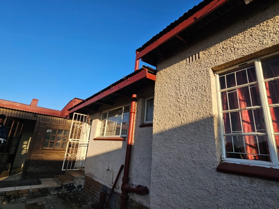 5 Bedroom Property for Sale in Glenvarloch Gauteng