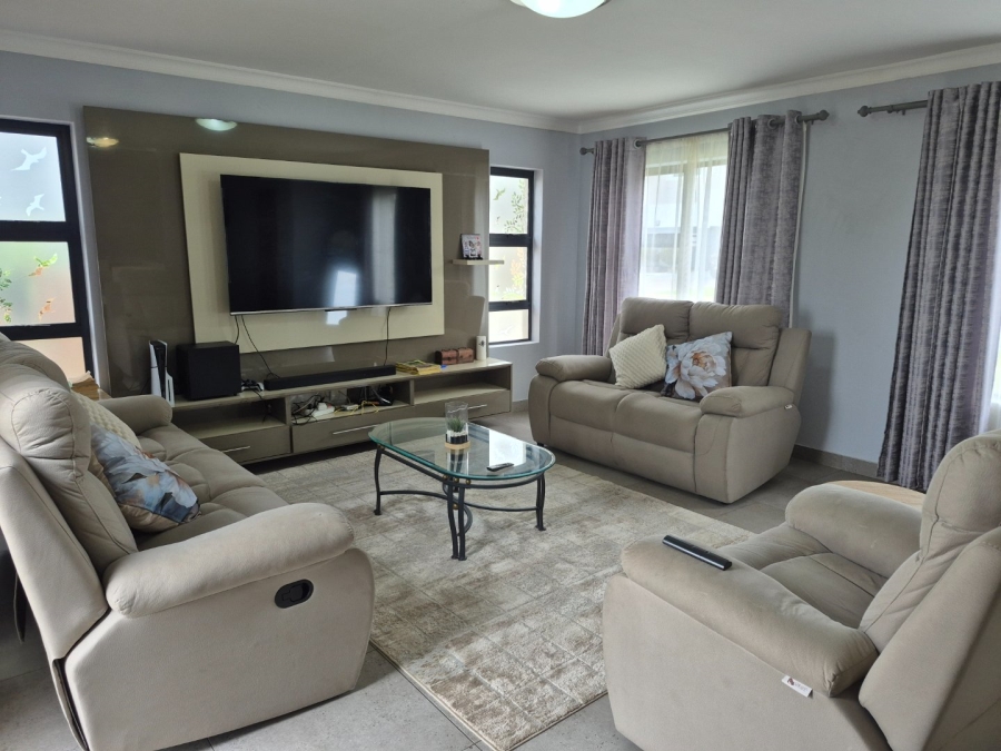 To Let 3 Bedroom Property for Rent in Thatchfield Ridge Gauteng