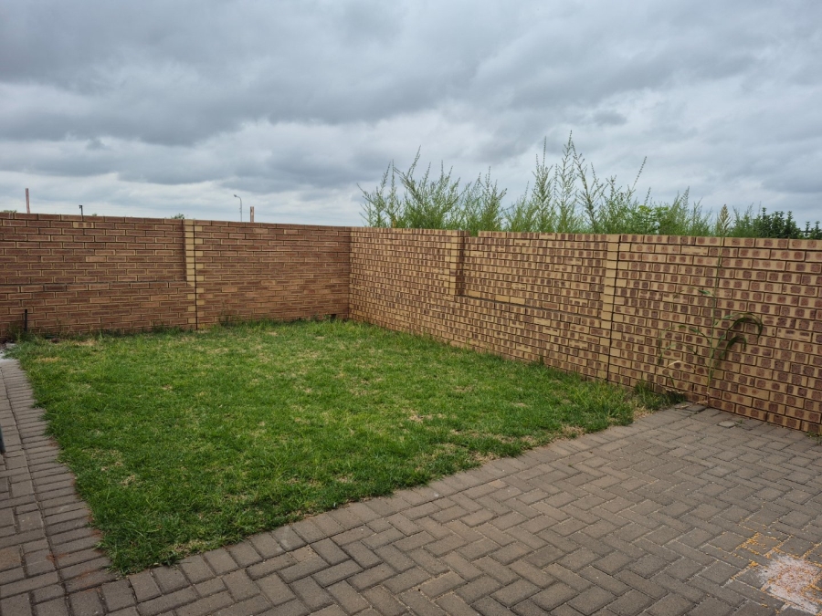 To Let 3 Bedroom Property for Rent in Thatchfield Ridge Gauteng