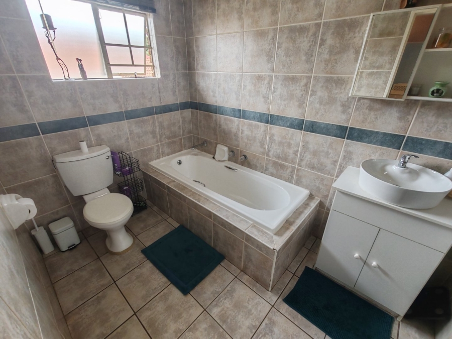 3 Bedroom Property for Sale in Magalieskruin Gauteng