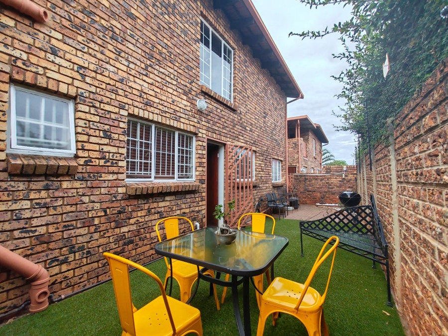 3 Bedroom Property for Sale in Magalieskruin Gauteng