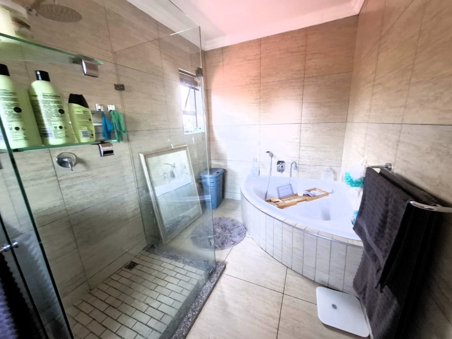 To Let 3 Bedroom Property for Rent in Equestria Gauteng