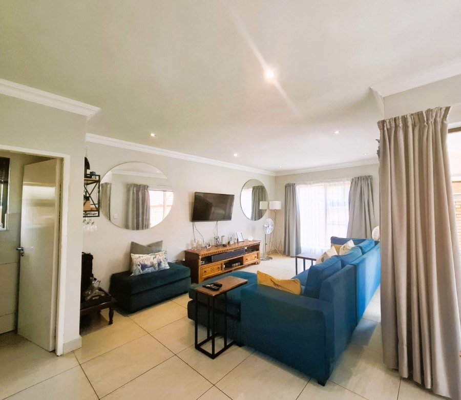 To Let 3 Bedroom Property for Rent in Equestria Gauteng