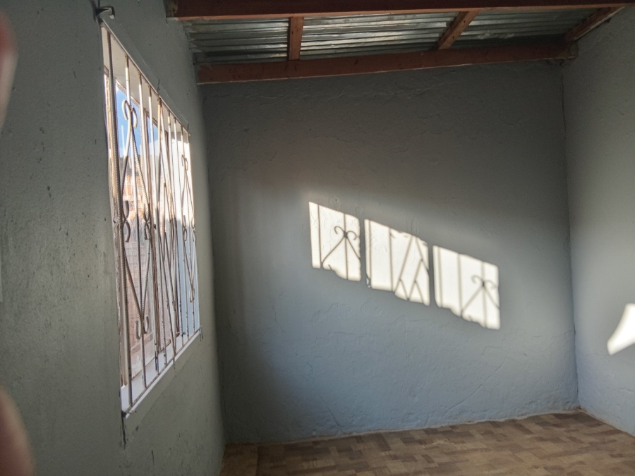 2 Bedroom Property for Sale in Rondebult Gauteng