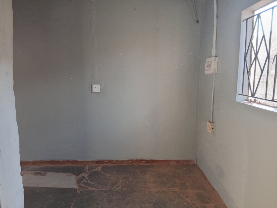 2 Bedroom Property for Sale in Rondebult Gauteng