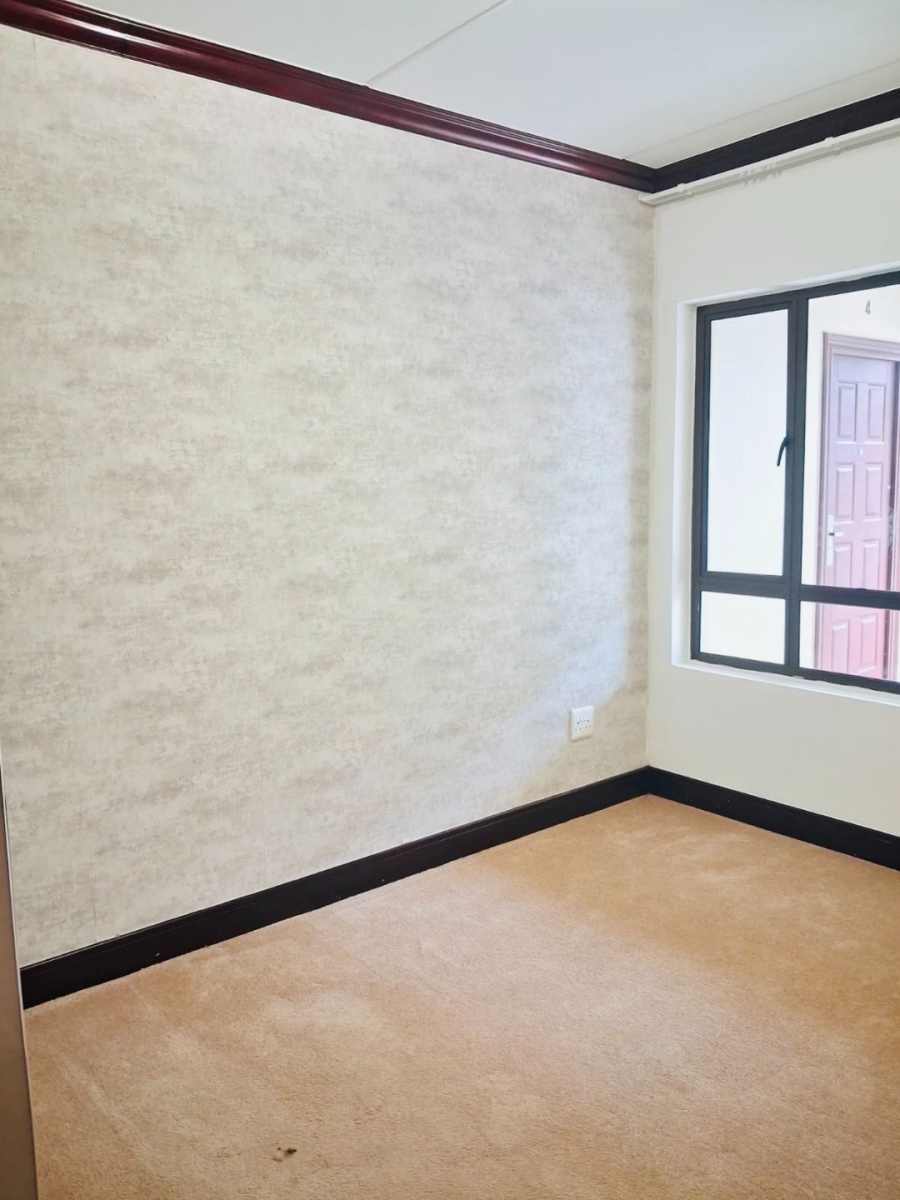 2 Bedroom Property for Sale in Maroeladal Gauteng