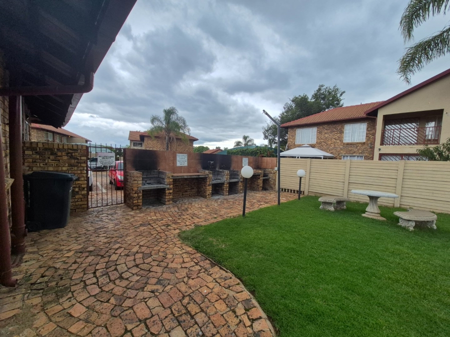 To Let 2 Bedroom Property for Rent in Moreleta Park Gauteng