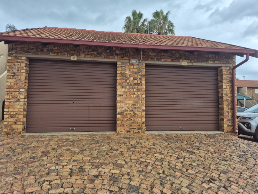 To Let 2 Bedroom Property for Rent in Moreleta Park Gauteng