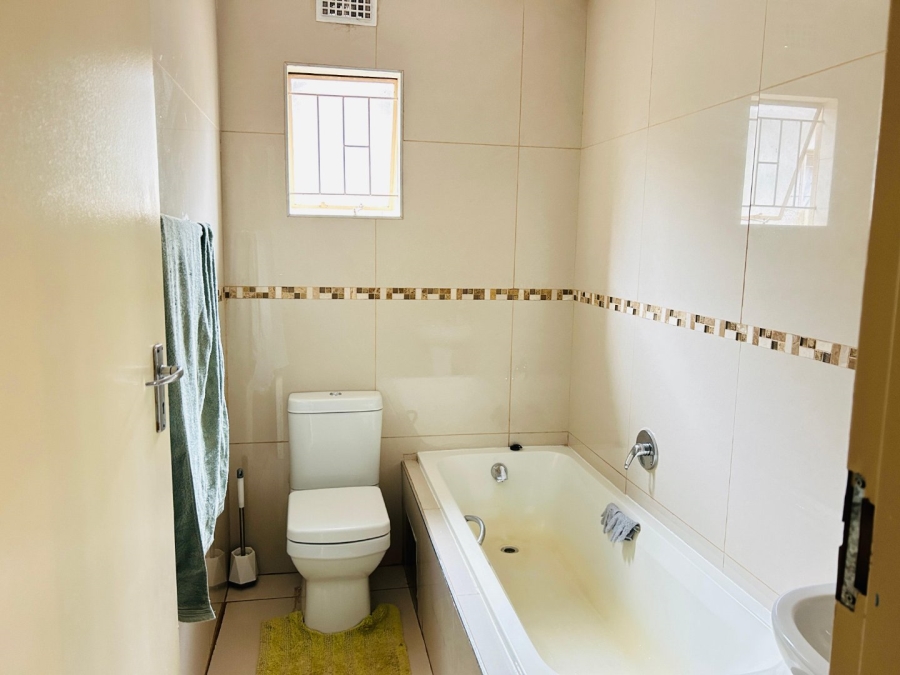 3 Bedroom Property for Sale in Sky City Gauteng
